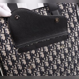 DIOR Модель： 1ADSH175YMJ_H00N Мужская сумка Эта сумка-седло с мо
