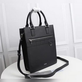 Сумка DIOR Safari Модель： 1ESSH187UM Эта сумка Safari отличается