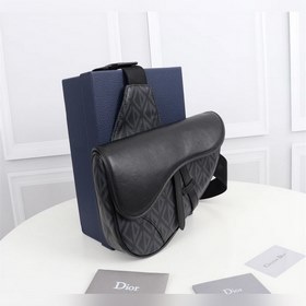 Сумка Dior Модель： 1ADPO093 (гладкая кожа черного цвета) Эта сумк