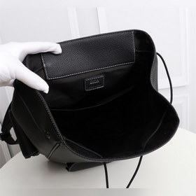Сумка-рюкзак DIOR Saddle Модель： 1ADBA161 Этот рюкзак-седло име