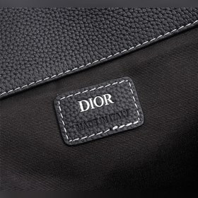 Сумка-рюкзак DIOR Saddle Модель： 1ADBA161 Этот рюкзак-седло име