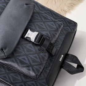 Dior - Новый мужской рюкзак 520 Этот рюкзак — новая модель этого