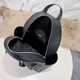 Dior - Новый мужской рюкзак 520 Этот рюкзак — новая модель этого 