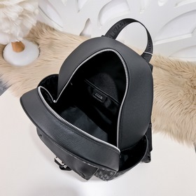 Dior - Новый мужской рюкзак 520 Этот рюкзак — новая модель этого 