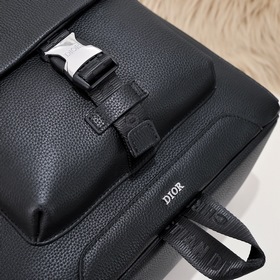 Dior - Новый мужской рюкзак из кожи Этот рюкзак является новой м