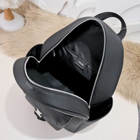 Dior - Новый мужской рюкзак из кожи Этот рюкзак является новой м