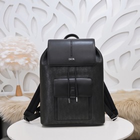 Dior - Новый рюкзак, модель 138-H03E Изготовлен из кожи с изыскан