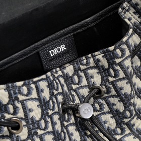 Dior - Новый рюкзак Expolorer Вдохновлен альпинизмом, этот рюкза