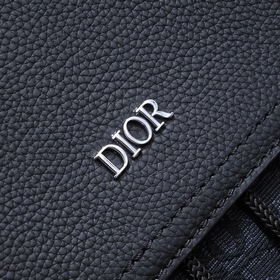 Dior - Новый рюкзак Dior в форме седла из черной ткани с кожей, м