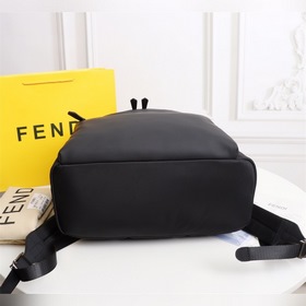 Рюкзак Fendi с передними карманами Модель： 7vz042A2FTFOKUR Сзадис