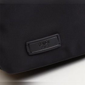 Рюкзак Fendi с передними карманами Модель： 7vz042A2FTFOKUR Сзадис