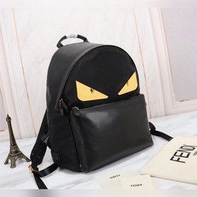 FENDI Рюкзак с металлическими пластинами Артикул： 668568 Материа