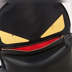 FENDI Рюкзак с металлическими пластинами Артикул： 668568 Материа