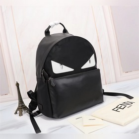 FENDI Фенди  Белый рюкзак с двойными плечевыми ремнями, большой