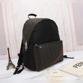 FENDI Рюкзак из ПВХ коричневого цвета Артикул： 668568  Материал