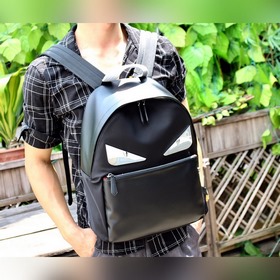 Fendi Артикул 7vz042A2FTFOKUR Рюкзак с большим передним карманом 