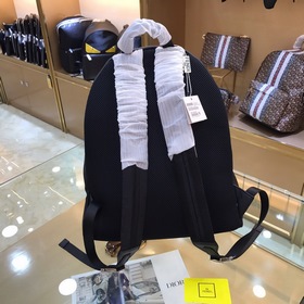 FENDI  Новый рюкзак Модель： F2307 Сзадиспользуется дышащая высок