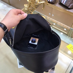 FENDI  Новый рюкзак Модель： F2307 Сзадиспользуется дышащая высок