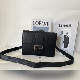 Fendi - Новая модель небольшой сумки через плечо, артикул： 2035-5