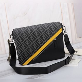 FENDI Сумка через плечо с желтой крышкой из ПВХ Материал： двойн
