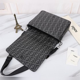 FENDI Сумка через плечо с желтой крышкой из ПВХ Материал： двойн