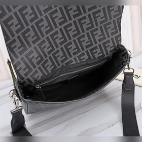FENDI Сумка через плечо с желтой крышкой из ПВХ Материал： двойн
