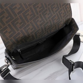 FENDI Сумка через плечо с коричневой крышкой из ПВХ Универсальн