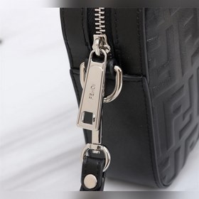 FENDI Фенди Сумка для фотоаппарата с тисненым логотипом  Матери