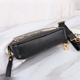 FENDI Фенди Сумка для фотоаппарата с металлическими буквами Мат