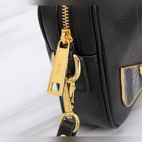 FENDI Фенди Сумка для фотоаппарата с металлическими буквами Мат