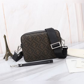 FENDI Коричневая сумка для фотоаппарата из ПВХ  Материал： перв