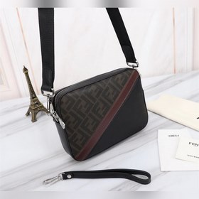 FENDI Коричневая сумка для фотоаппарата из ПВХ  Материал： перв