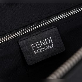FENDI Коричневая сумка для фотоаппарата из ПВХ  Материал： перв