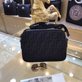 FENDI Модель 8778 Сумка через плечо В этом году Fendi пользуется 