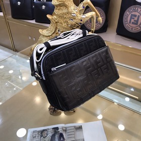 FENDI Модель 8778 Сумка через плечо В этом году Fendi пользуется 