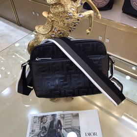 FENDI Модель 8778 Сумка через плечо В этом году Fendi пользуется 