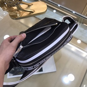 FENDI Модель 8778 Сумка через плечо В этом году Fendi пользуется 