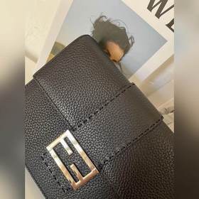 Fendi - Новая модель небольшой сумки через плечо, артикул： 2035-5
