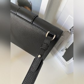 Fendi - Новая модель небольшой сумки через плечо, артикул： 2035-5