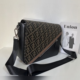 FENDI Модель 2033-1 Сумка через плечо Ткань с двойным принтом F 