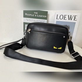 Fendi - Fendi Новейшая модель мужской сумки через плечо Модель： 1