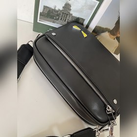 Fendi - Fendi Новейшая модель мужской сумки через плечо Модель： 1