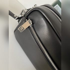 Fendi - Fendi Новейшая модель мужской сумки через плечо Модель： 1
