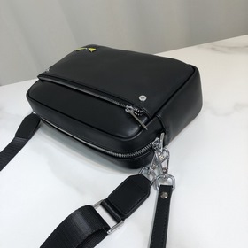 Fendi - Fendi Новейшая модель мужской сумки через плечо Модель： 1