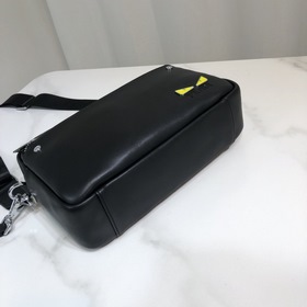 Fendi - Fendi Новейшая модель мужской сумки через плечо Модель： 1