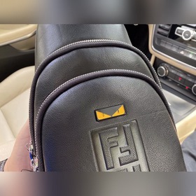 FENDI Фенди Сумка на грудь Модель： 33023-черный Качество изготовл