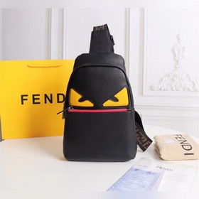 Fendi Фенди Сумка на грудь Модель： 6015 Материал изделия ： кожа п
