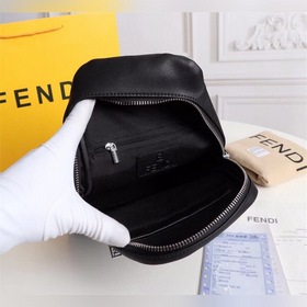 Fendi Фенди Сумка на грудь Модель： 6015 Материал изделия ： кожа п