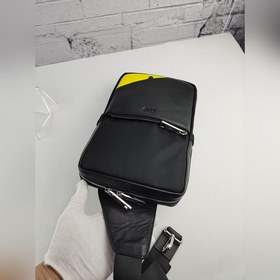FENDI Вертикальная сумка с желтым нижним углом Артикул：  268568