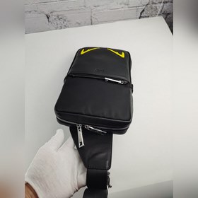FENDI Вертикальная сумка Fendi с желтым логотипом F Артикул：  2